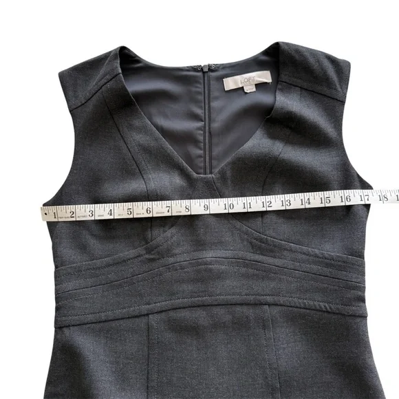 Ann Taylor LOFT Sheath Dress Charcoal Gray V-Neck Sleeveless Size 4 - Picture 5 of 7